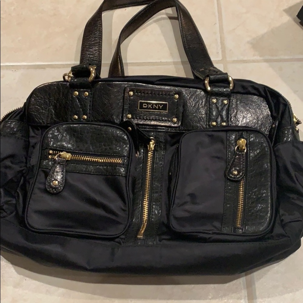 🚤30 MINUTE SALE NWOT DKNY purse